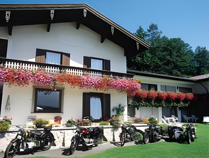 Others 3, Haus Waldesruh, Traunstein
