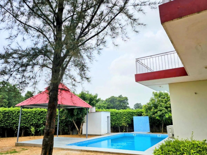 Sport & Beauty 2, Alaya Stays 4BHK Farmhouse with Pvt Pool & Garden - Manesar, Gurgaon