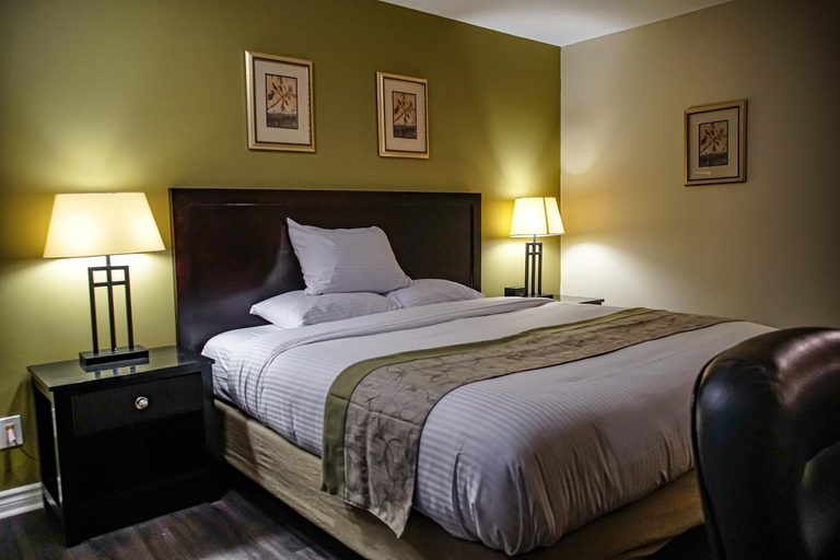 Bedroom 2, Skyland Motel Inn & Suites, Muskoka