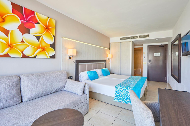 Bedroom 3, FERGUS Style Bahamas, Baleares