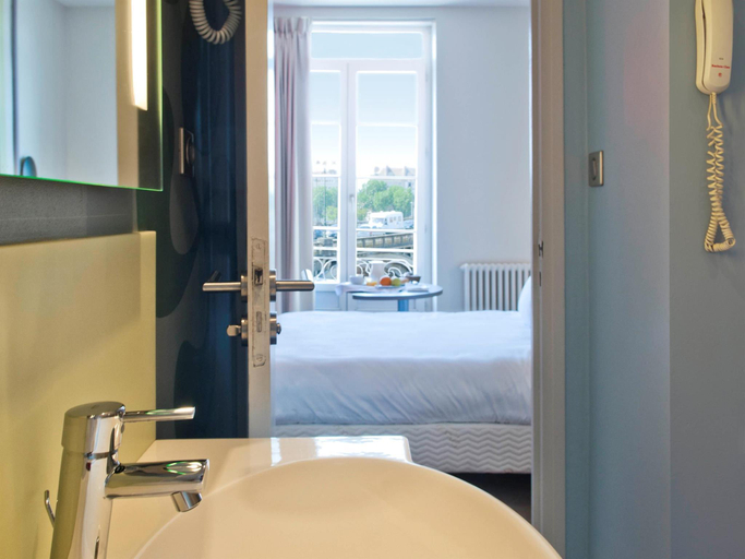 Bathroom 10