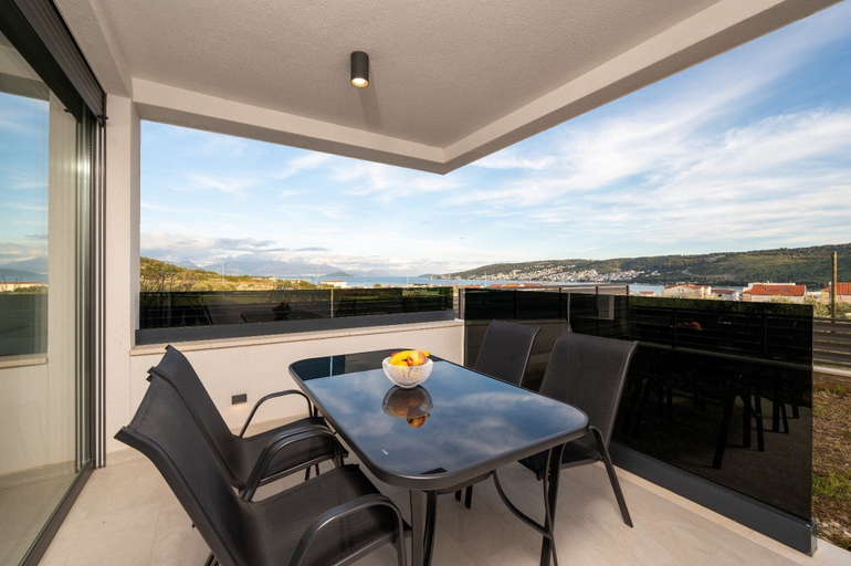 Others 4, Exquisite and Stylish Apartment Trogir, Trogir