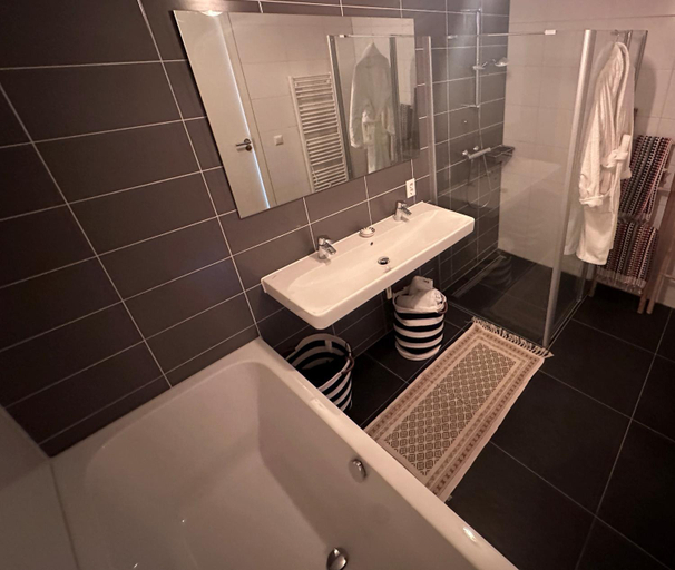 Bathroom 3, Boutique Hotel Villa Beukenhof - Leiden, Oegstgeest