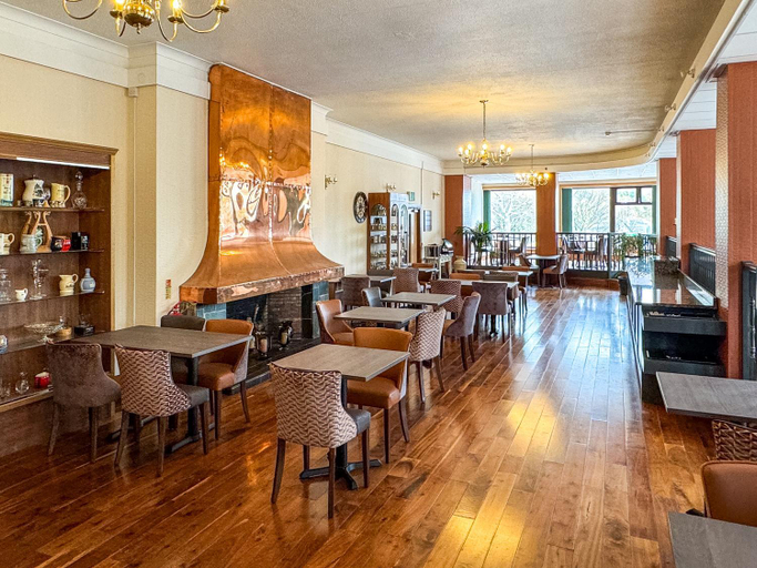 Food & Drinks 5, The Royal Hotel, Highland