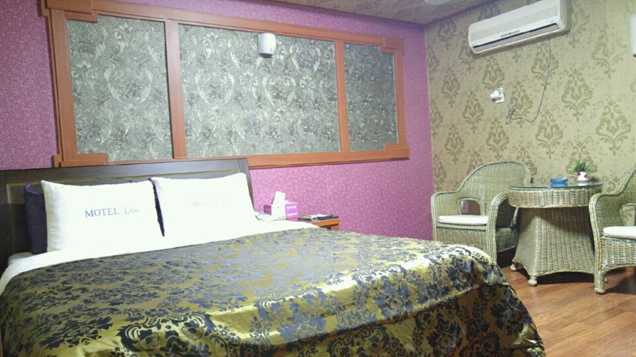 Bedroom 5, Loa Hotel, Nam