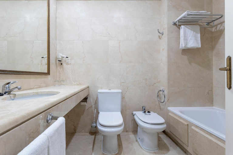 Bathroom, Hotel Best Osuna, Madrid