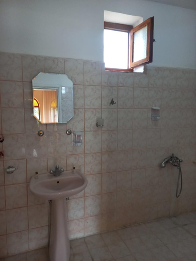 Bedroom 3, Ihlara Akar Hotel, Güzelyurt