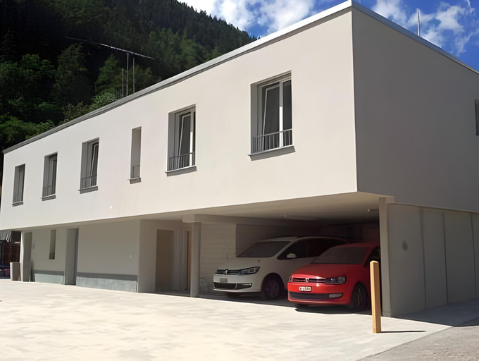Exterior & Views