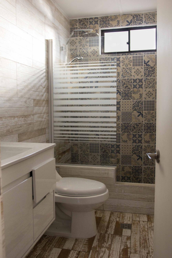 Bathroom 5, Hotel Avenida en Arica, Arica