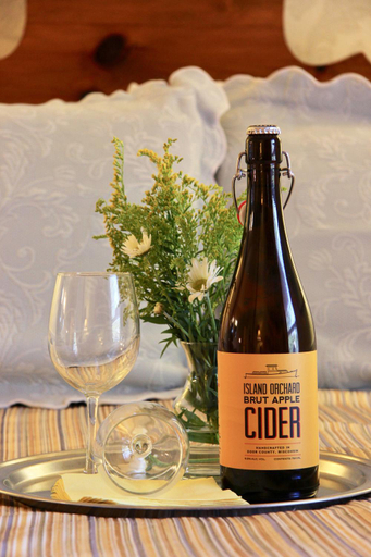 Food & Drinks, Eagle Harbor Inn, Door