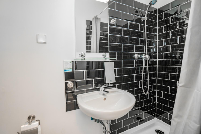 Bathroom 4, Motel Home Berlin, Berlin