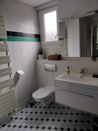 Bathroom 10