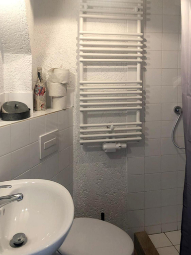 Bathroom 2, Apartementhaus 2 Kornstraße, Bremen