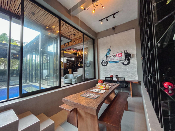 Food & Drinks, YuRooms Villapartment Cool Adults Only, Badung