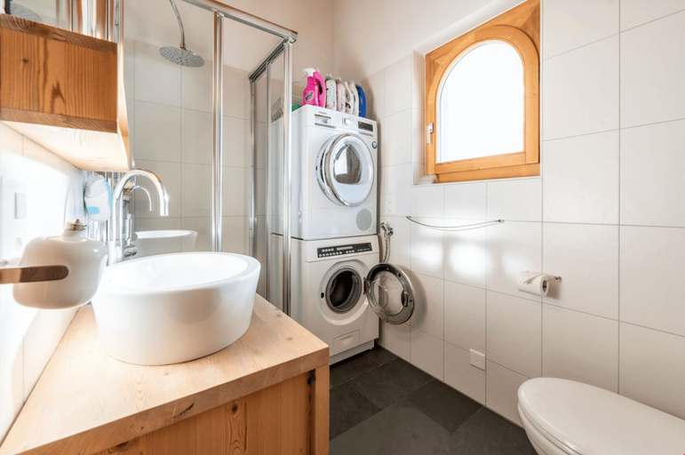 Bathroom, Fantastique mansarde appartement, Visp