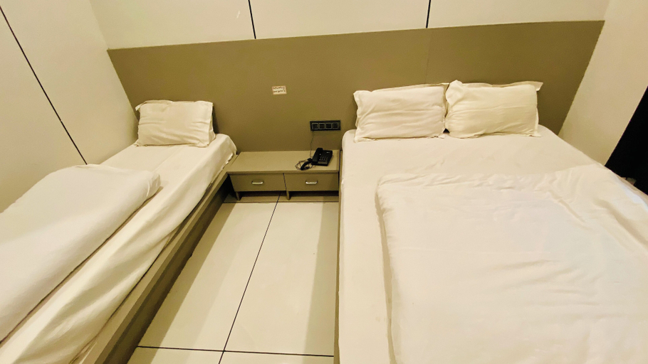 Bedroom 2, Hotel Vaikunth Palace, Ujjain