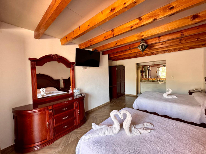 Others 3, Hotel Hacienda Real, Ezequiel Montes