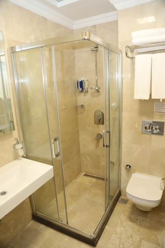 Others 2, Novus Hotel, Fatih