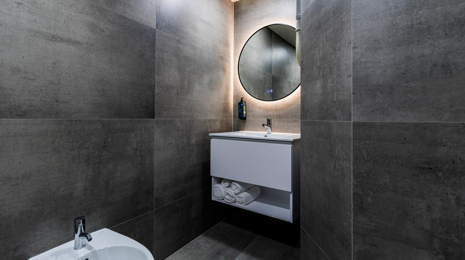 Bathroom 5, Albergaria Quim Barreiros, Caminha
