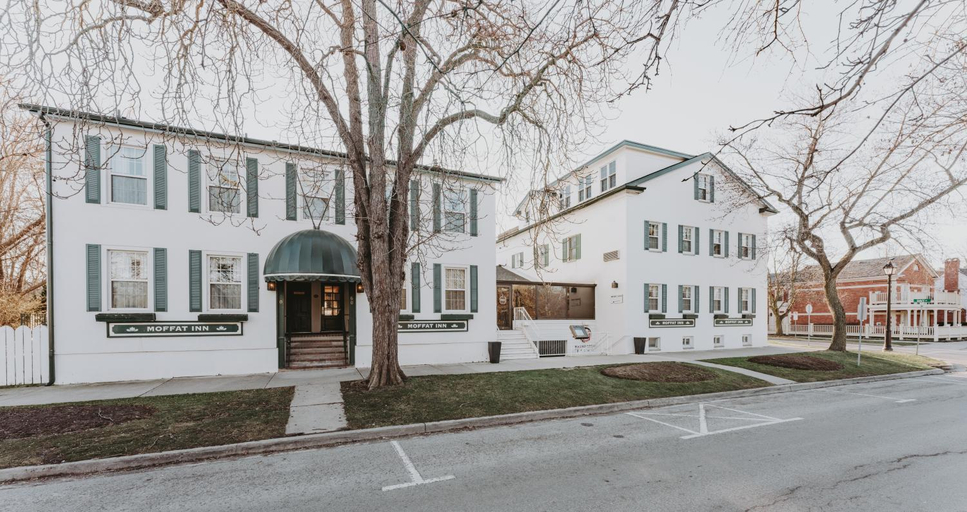 Others 5, Moffat Inn, Niagara