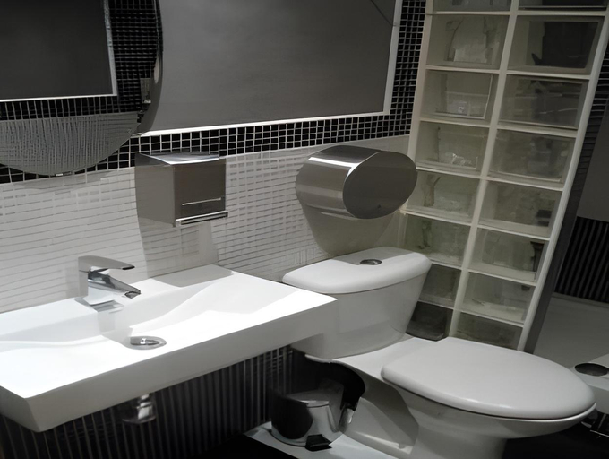 Bathroom 2, Hostal Noviciado, Madrid