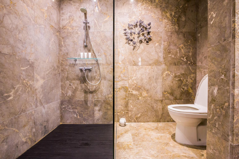 Bathroom 7