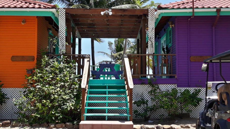 Others 3, Coco's Beachfront Cabanas