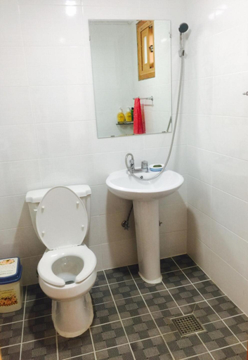 Bathroom 5, GyeongJu Ran Han-ok, Gyeongju