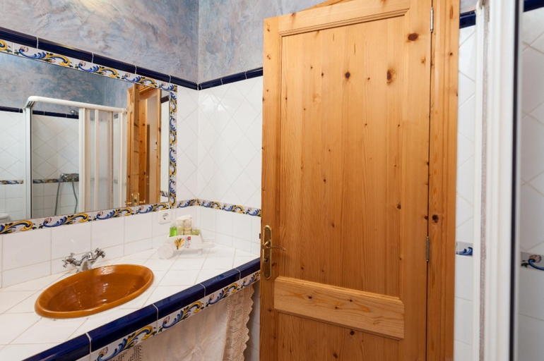 Bathroom 4, CAN ROVEY, Baleares