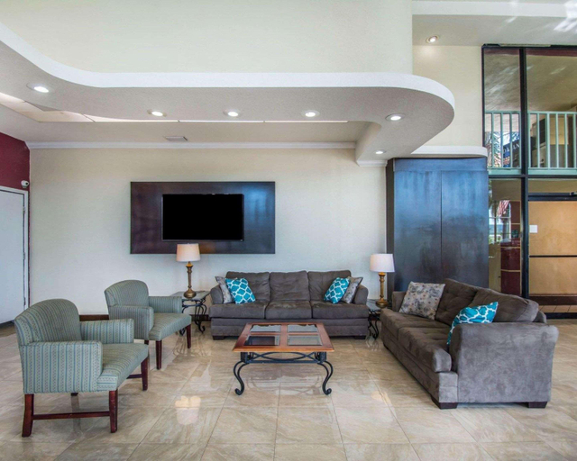 Public Area 2, Quality Inn & Suites at Tropicana Field, Pinellas