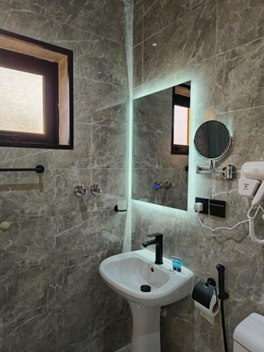 Bathroom 4, قمة راحتي للشقق المخدومة Qimat Rahaity SERVICED APARTMENTS, Yanbu