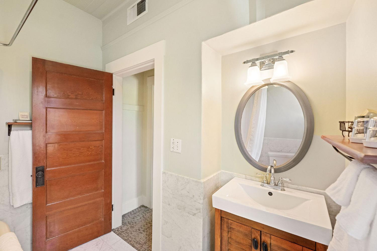 Bathroom 4, Sonoma Hotel, Sonoma