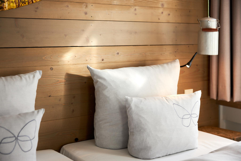Bedroom 2, Hotel Cocoon Hauptbahnhof, München