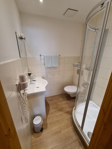 Bathroom 4, Hotel & Gasthof zur Post, Mühldorf am Inn