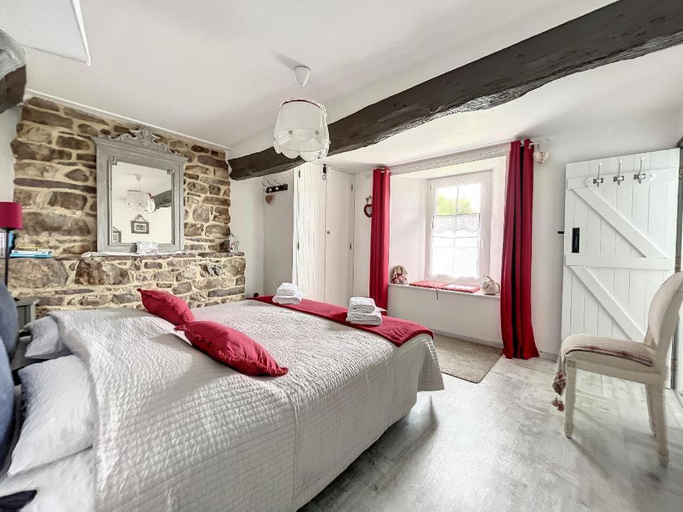 Bedroom 2, Chambres d'Hotes La Clef des Champs, Manche