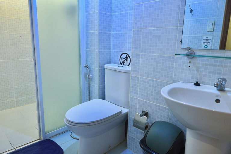 Bathroom 4, CHILL OUT HOSTEL BORACAY, Malay