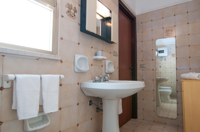 Bathroom 3, Terrazza sul Corso, Ragusa