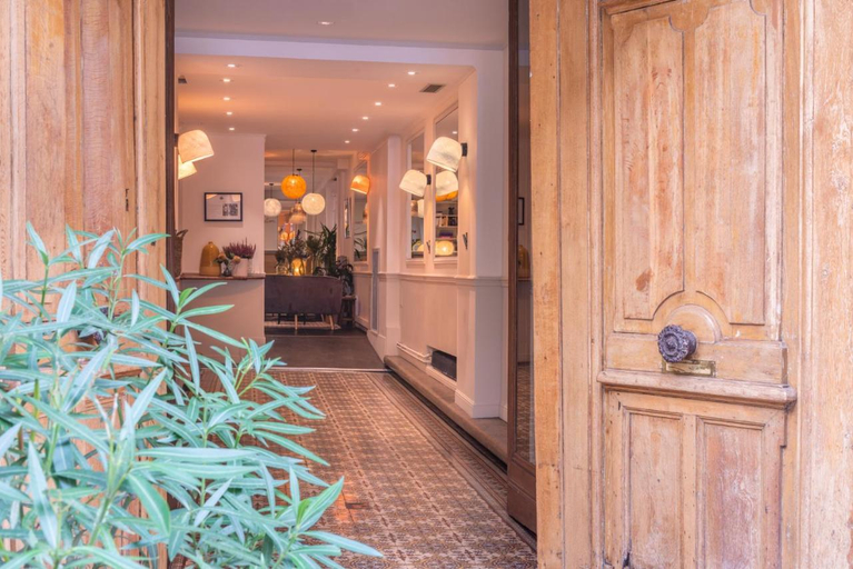 Exterior & Views, 29 Lepic Montmartre, Paris