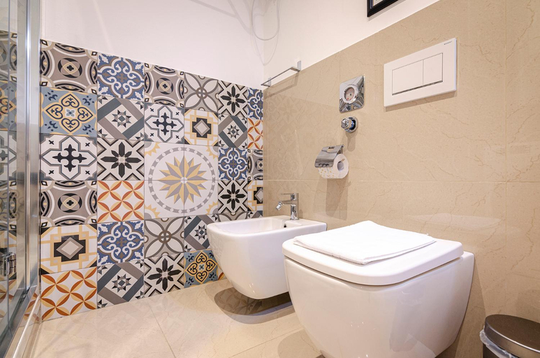 Bathroom 3, UGO BASSI LUX apartment, Bologna