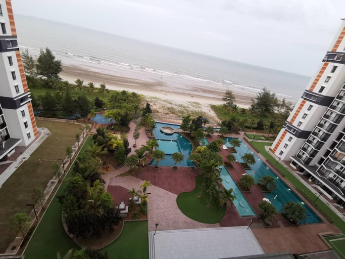 Exterior & Views 1, Comfy Home @Timur Bay Seafront 2BR Family Suite, Kuantan