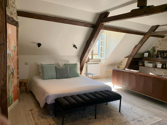 Bedroom 2, Chateau de la Borde a Ussel, centre-ville, proche autoroute A89, CLIMATISATION, Corrèze