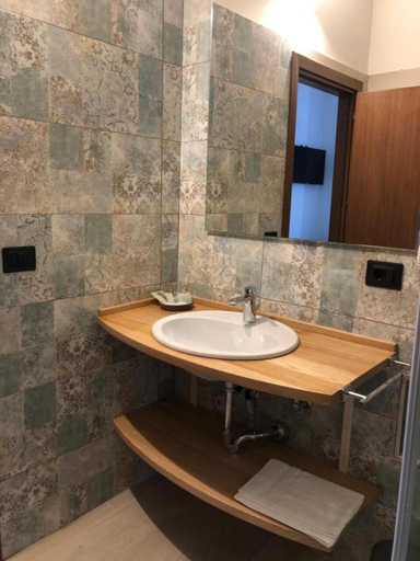 Bathroom 4, villa ascosa residence, Salerno