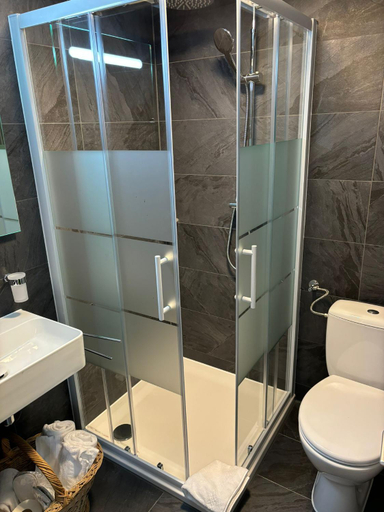 Bathroom 3, Boutique Hotel Alpina, Interlaken