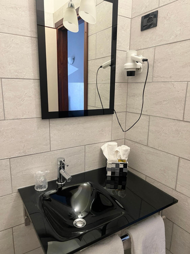 Bathroom 12