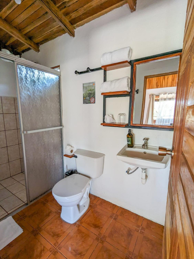 Bathroom 3, El Nido Lodge, Puntarenas