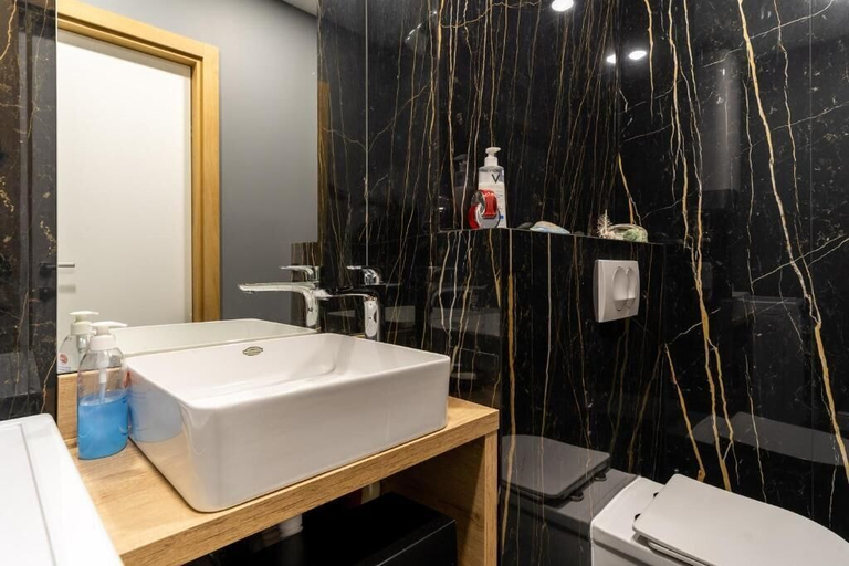 Bathroom 2, Hedera Estate, Hedera A57, Dubrovnik