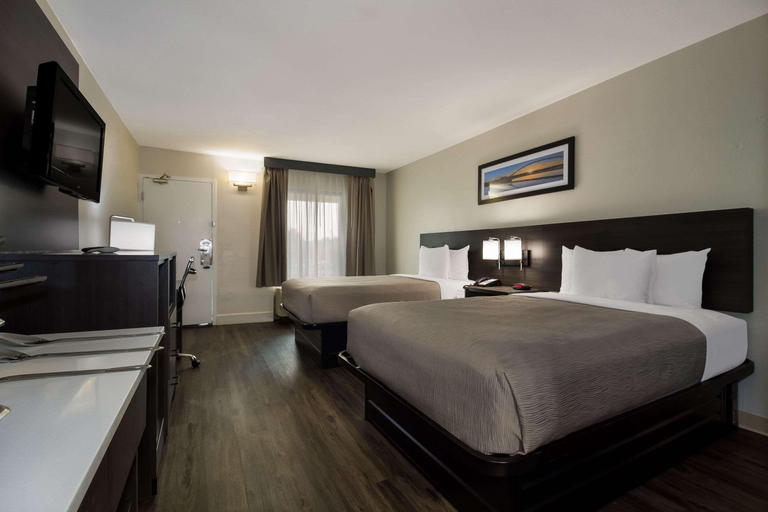 Bedroom 3, Quality Inn Coliseum, Charleston