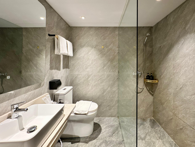 Bathroom 4