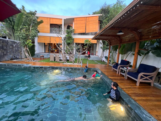 Swimming Pool 6