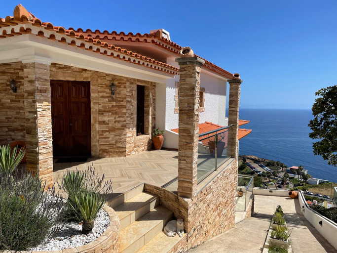 Villa Isabela - Car Rental for Free, Santa Cruz